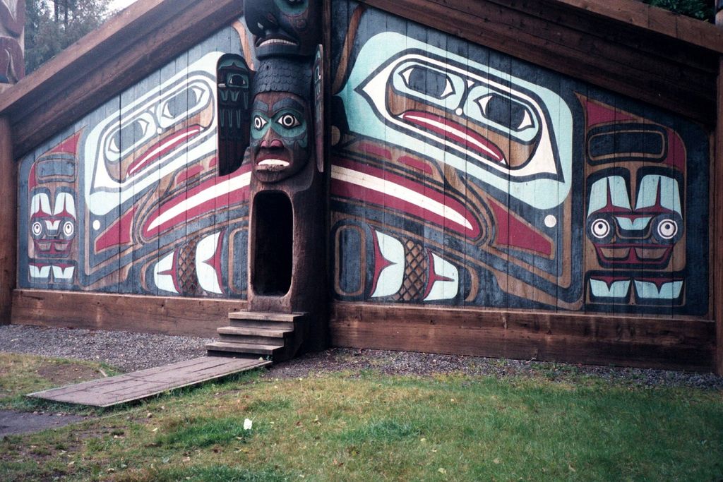 Ketchikan: The clan house at Totem Bight State Historical Park