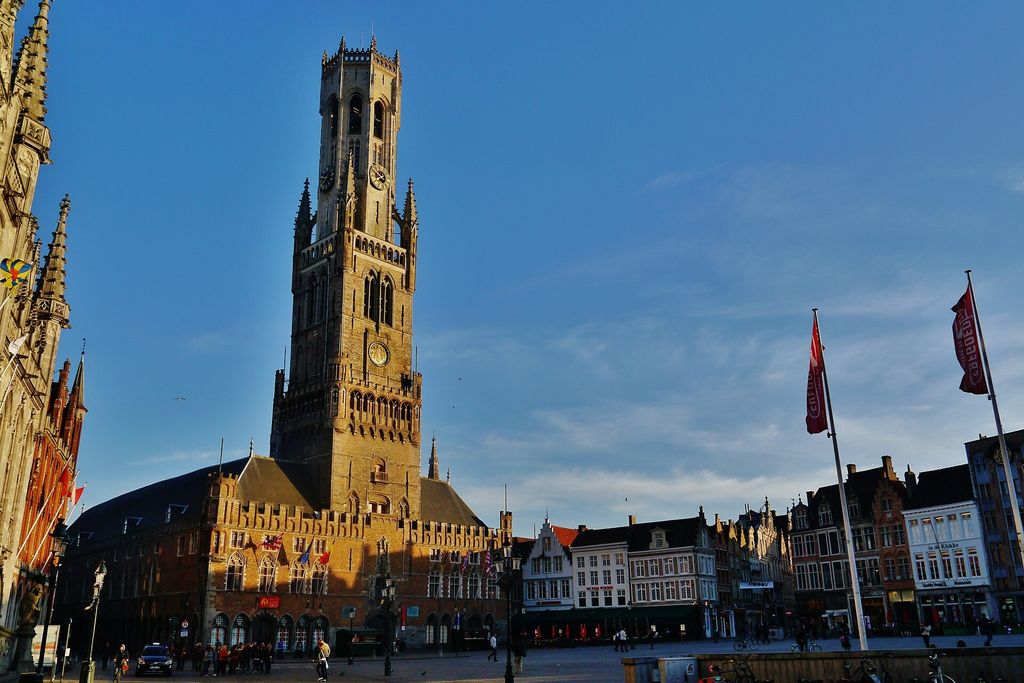 Zeebrugge (Brujas): El campanario y el Markt de Brujas