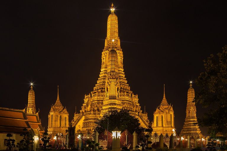 Bangkok (Laem Chabang): Wat Arun at night