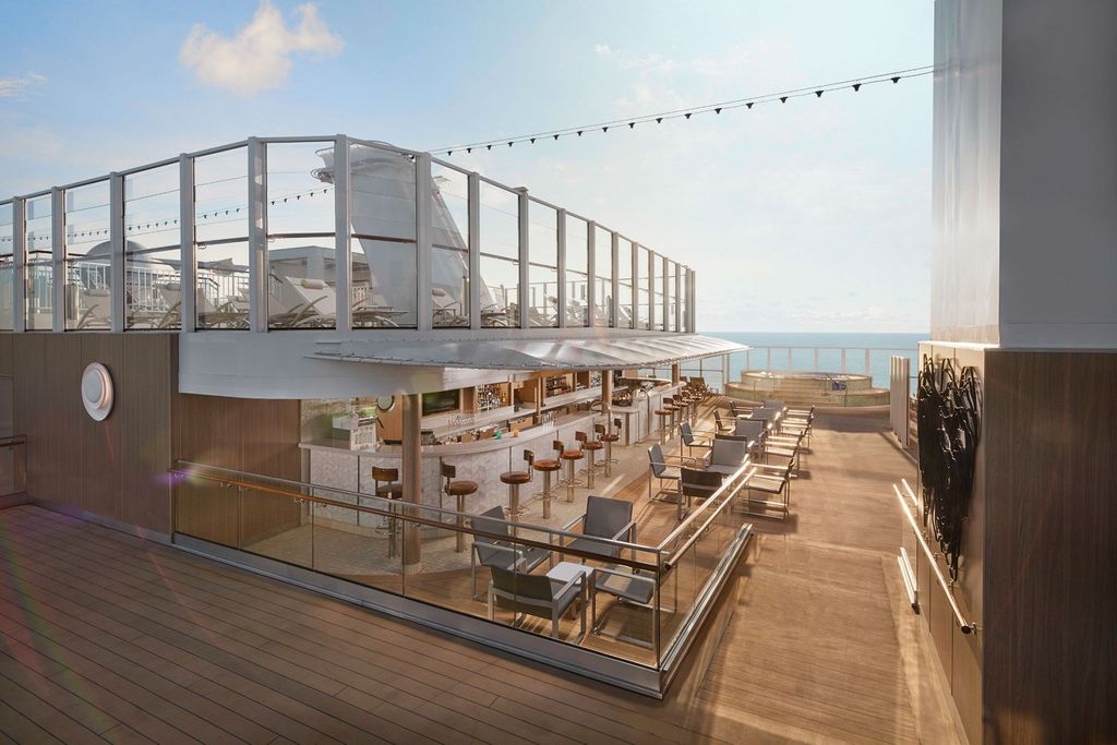 Norwegian Encore: Vibe Beach Club