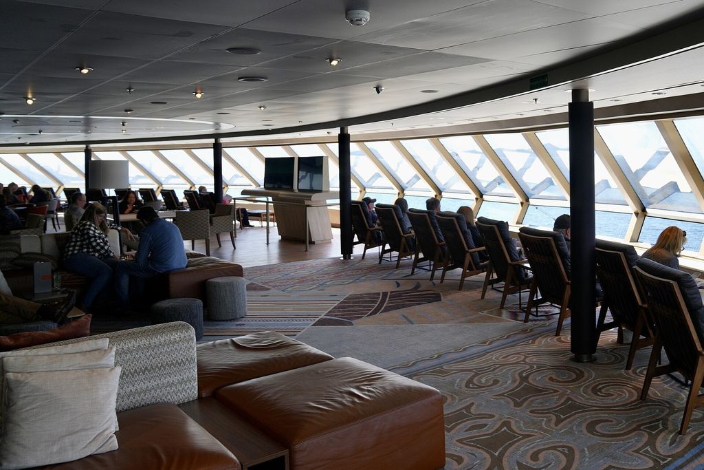 Nieuw Amsterdam: The Crow's Nest observation lounge on deck 11 (2022)