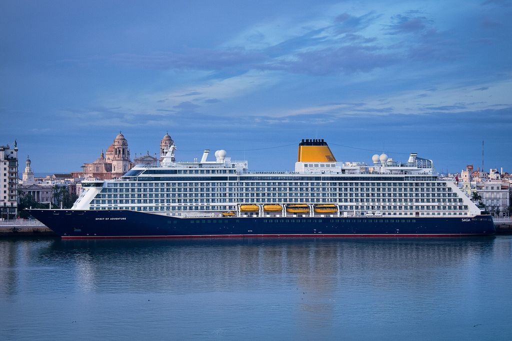 Cádiz: Crucero frente al casco antiguo