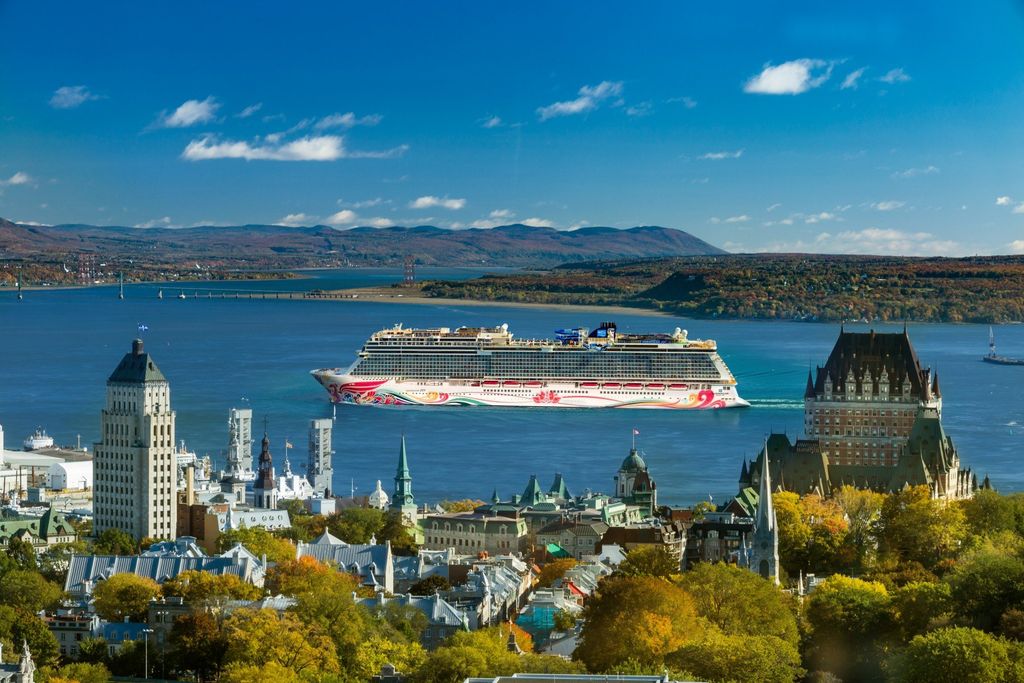 Norwegian Joy: En Quebec