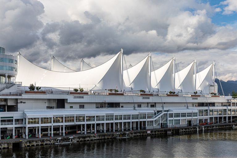 Vancouver: Canada Place, the cruise terminal