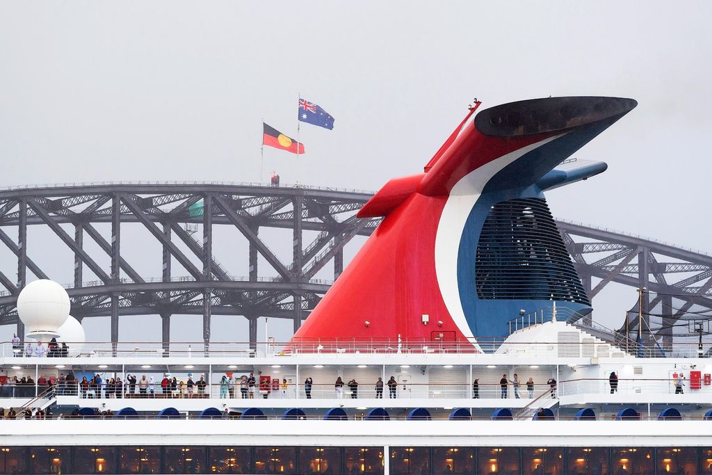 Carnival Splendor: Chimenea y Harbour Bridge de Sídney