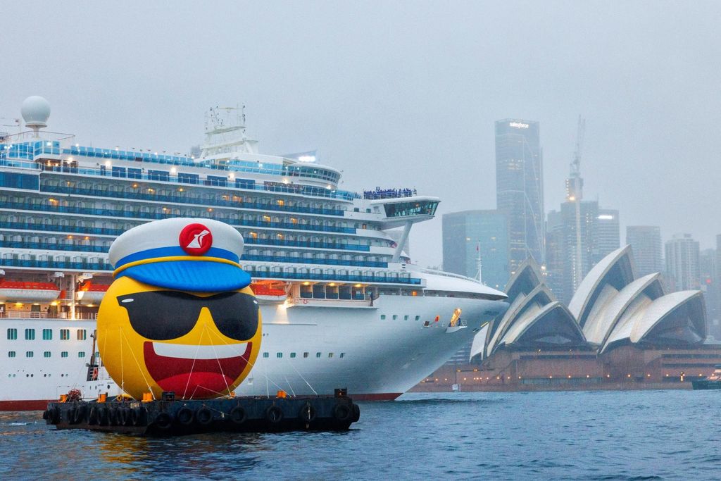 Carnival Adventure arriving in Sydney