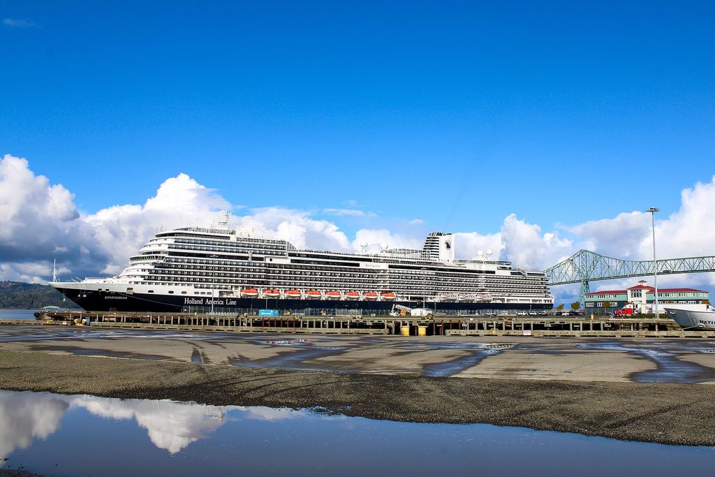 Koningsdam: Koningsdam in Astoria, Oregon (2023)