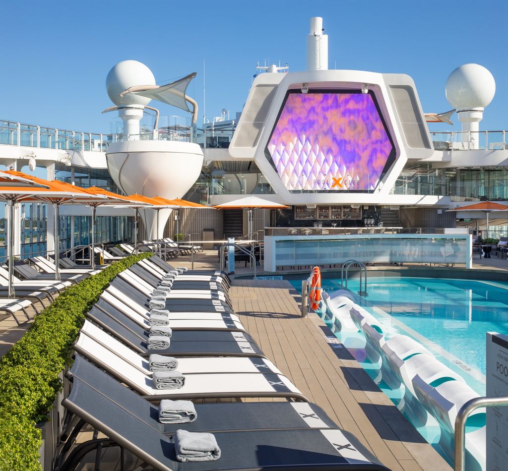Celebrity Xcel: Celebrity Pool Club
