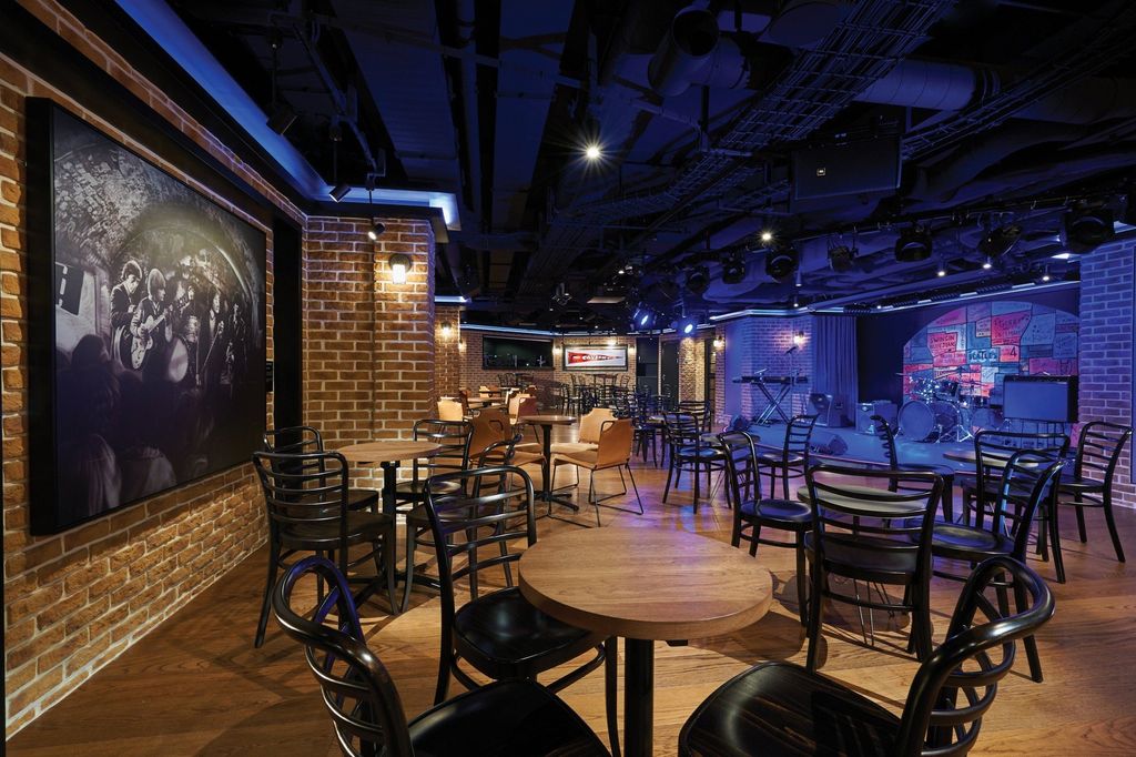 Norwegian Encore: The Cavern Club