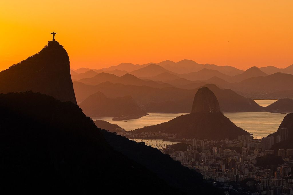 Río de Janeiro: El Pan de Azúcar y la entrada de la bahía de Guanabara al amanecer