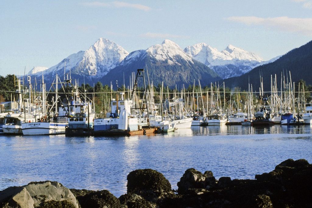 Sitka: Sitka harbour and its mountains