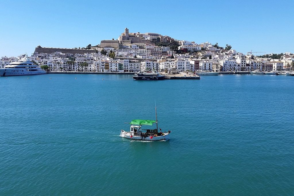 Ibiza: Dalt Vila desde el puerto
