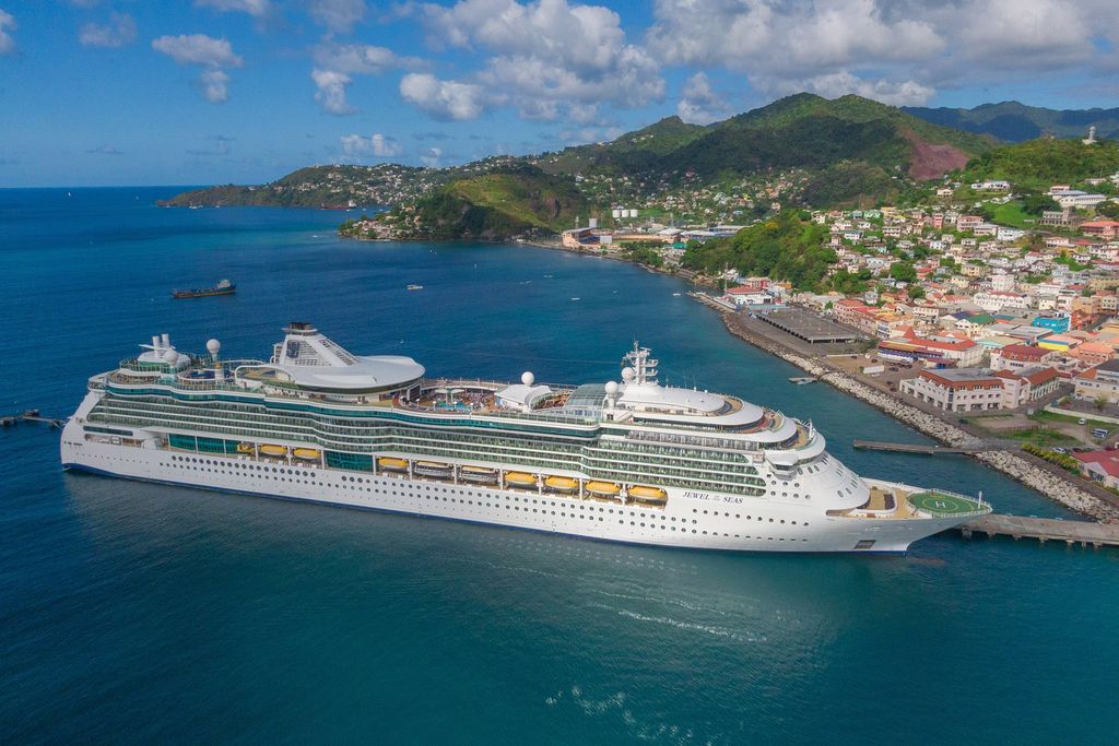 Jewel of the Seas: En puerto