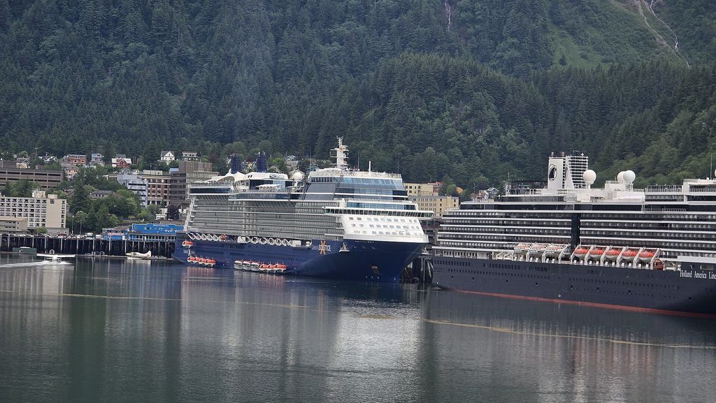 Celebrity Solstice: El Celebrity Solstice en Juneau, Alaska (2026)