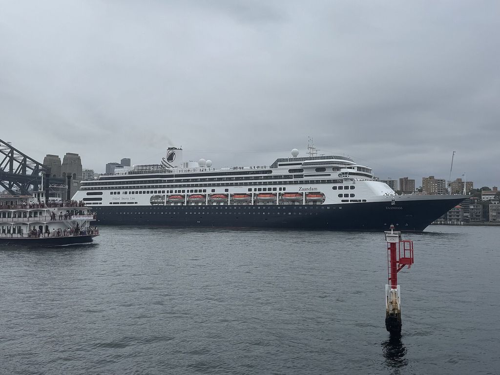 Zaandam: Zaandam leaving Sydney (2026)