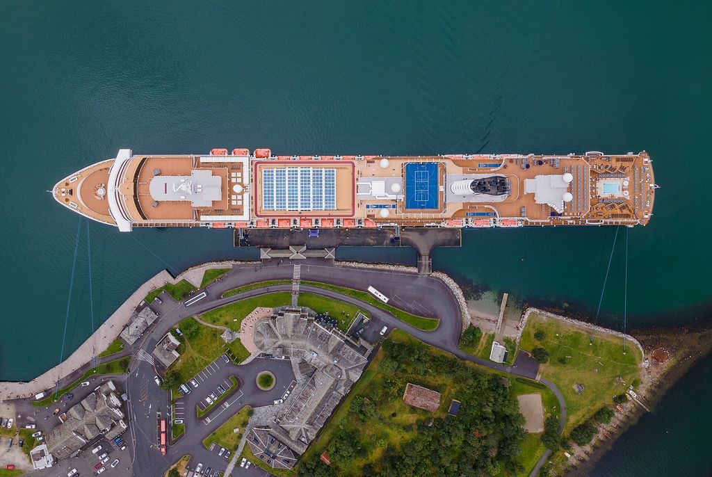 Rotterdam: Rotterdam from above in Eidfjord, Norway (2022)