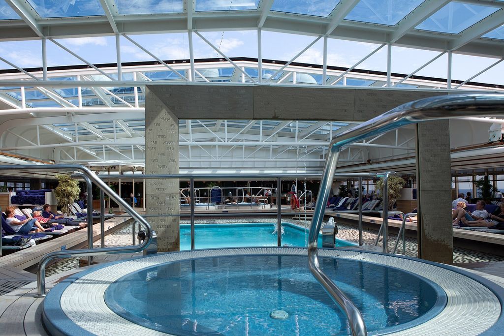 Eurodam: The Lido Pool (2011)