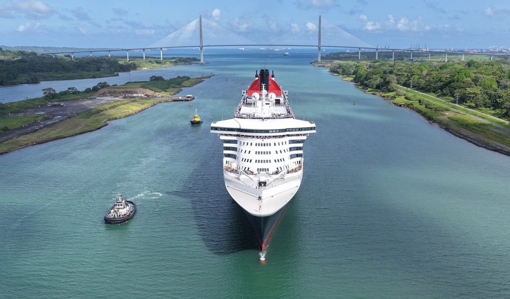 Queen Mary 2: El Queen Mary 2 en las nuevas esclusas del canal de Panamá (2026)